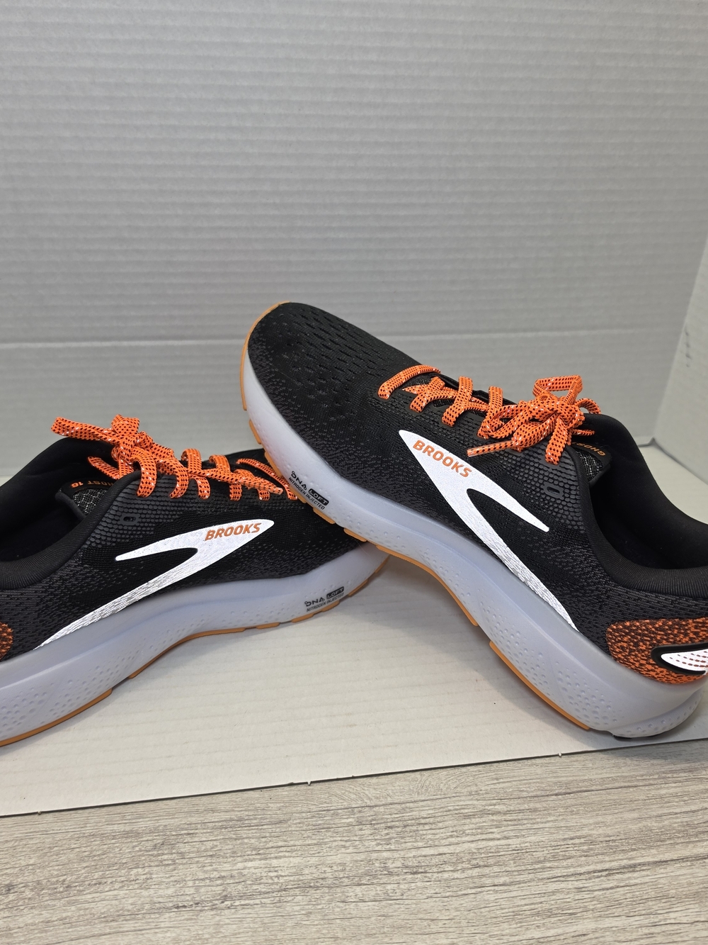 Brooks Ghost 16 Running Athletic Shoe Women's Orange And Black Size 9.5 - Picture 5 of 8